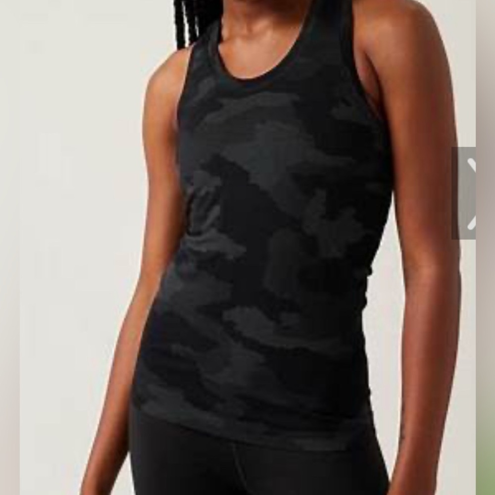 Athleta Momentum black camo tank XS